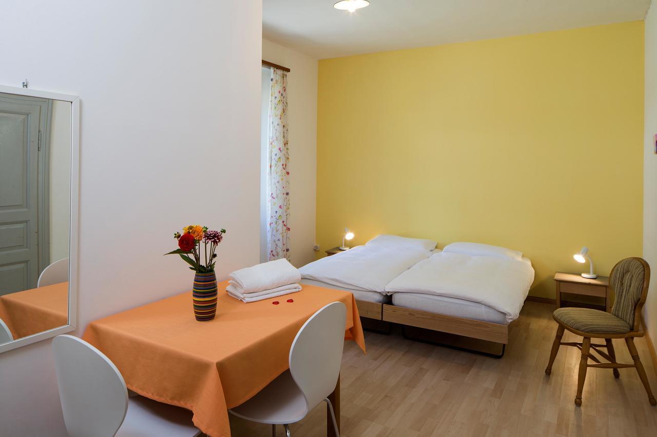 Hotel Garni Maggia Giumaglio Bagian luar foto