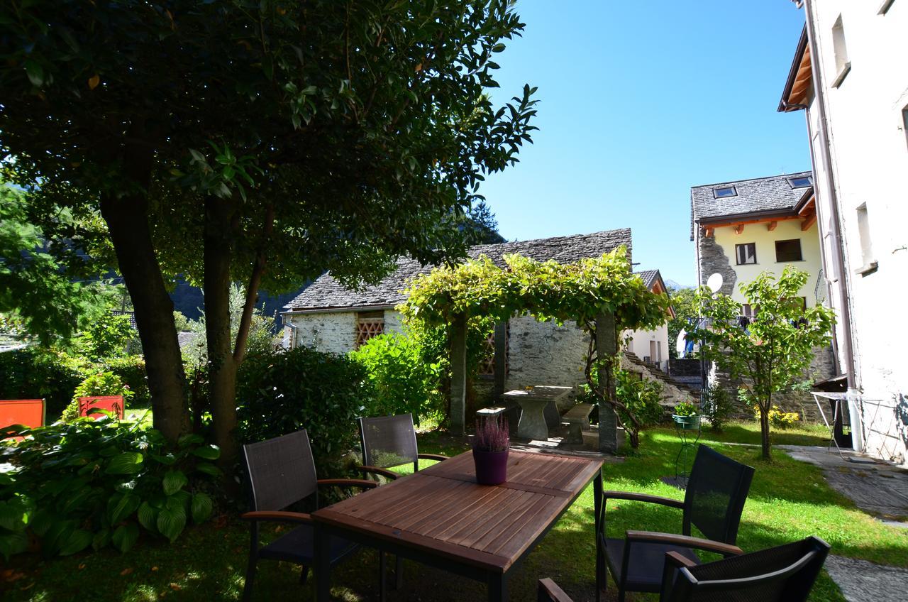 Hotel Garni Maggia Giumaglio Bagian luar foto