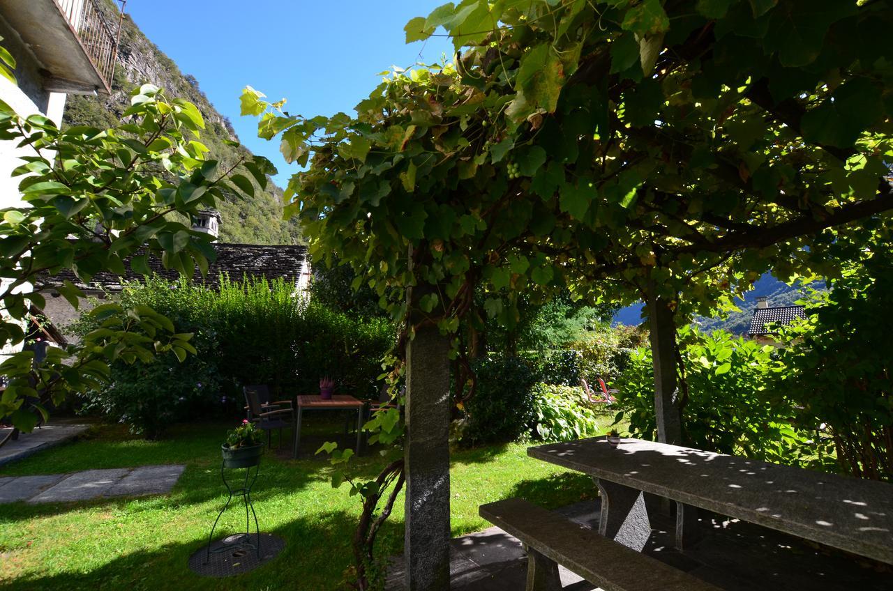 Hotel Garni Maggia Giumaglio Bagian luar foto