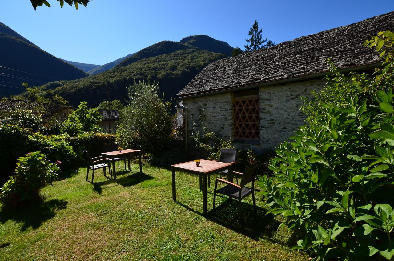 Hotel Garni Maggia Giumaglio Bagian luar foto