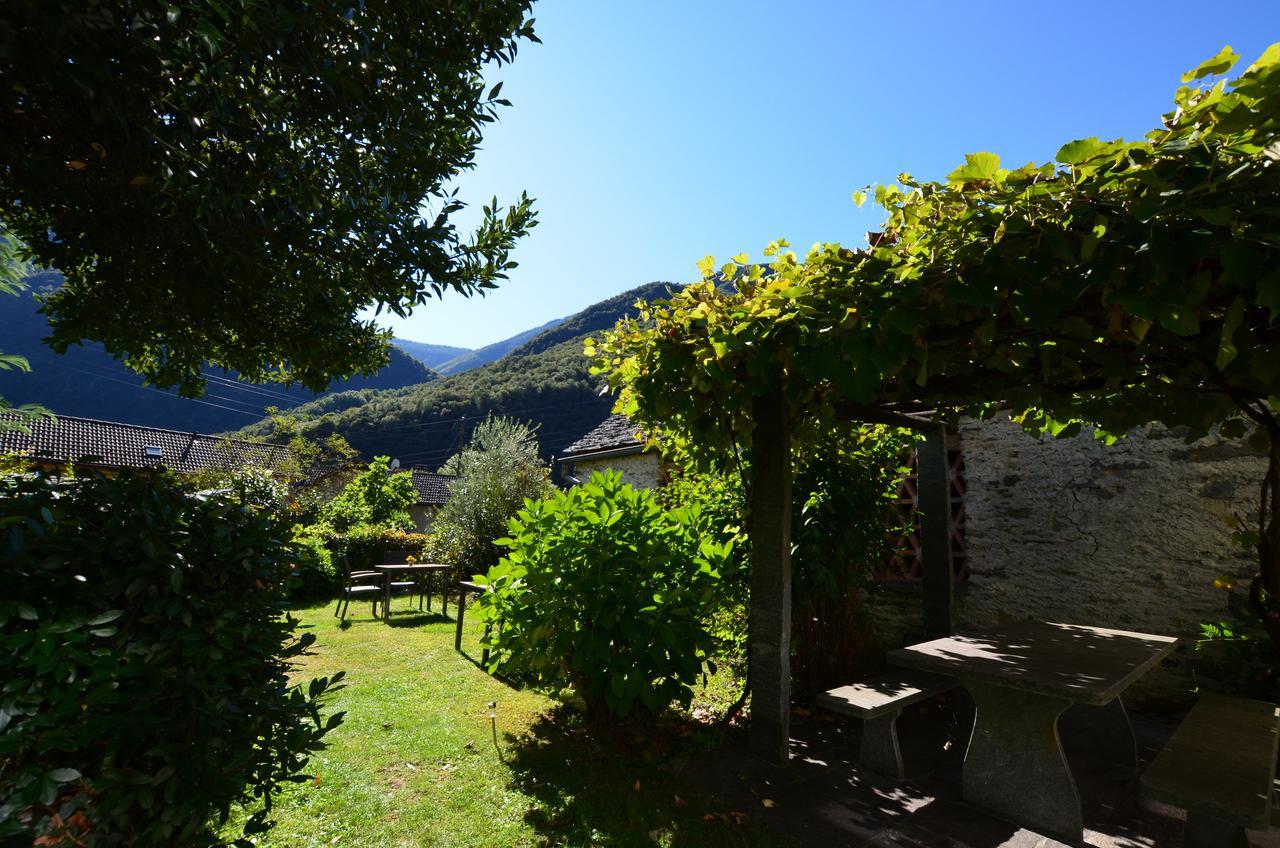 Hotel Garni Maggia Giumaglio Bagian luar foto