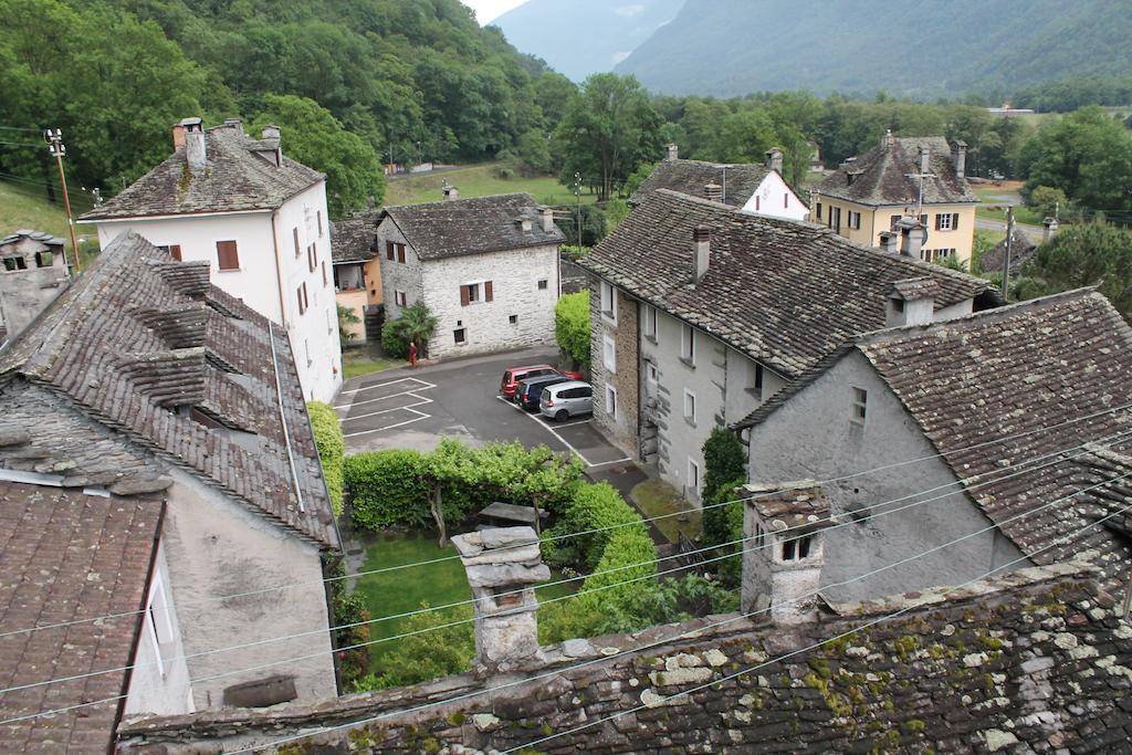 Hotel Garni Maggia Giumaglio Bagian luar foto
